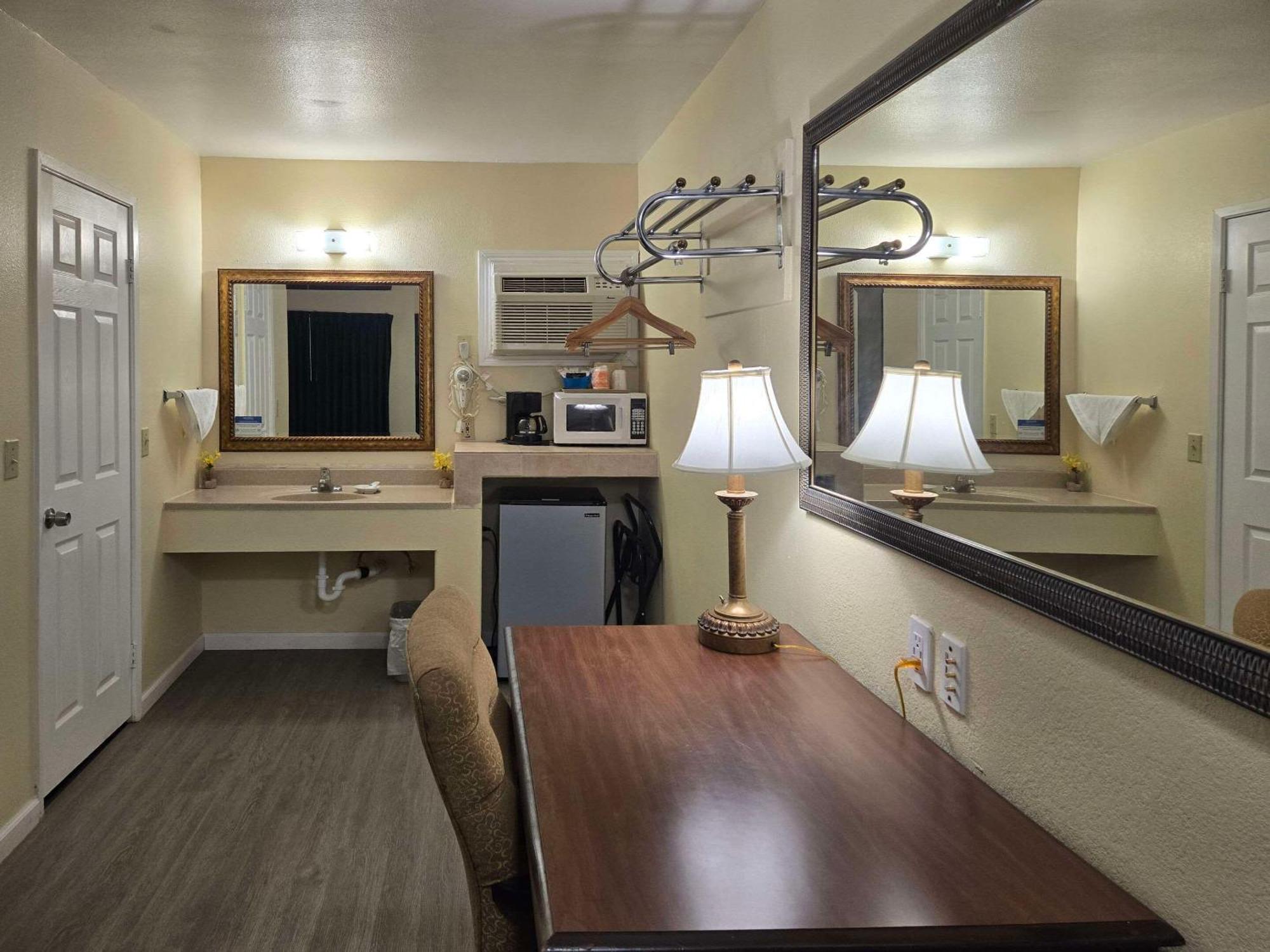 Rodeway Inn & Suites Blythe Exterior foto